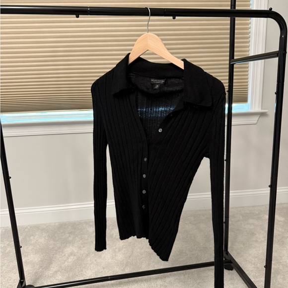 Black Ribbed Button Up Top - Picture 2 of 4